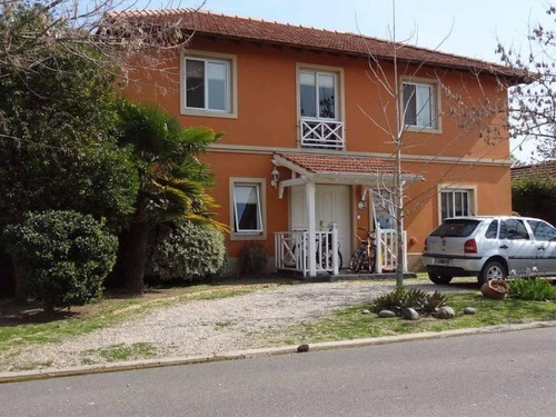 Imagen 1 de 5 de Casa En Venta En Barrio Acacias Blancas - Maroto Propiedades