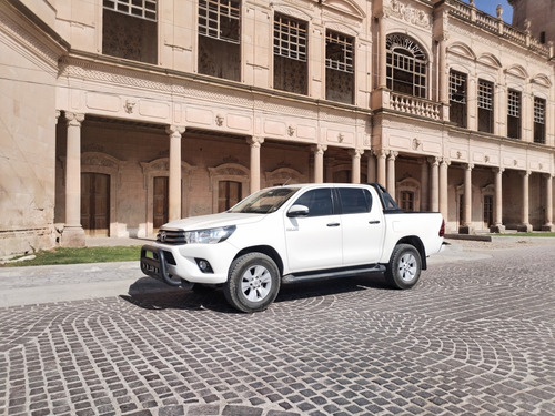 Toyota Hilux 2.7 Cabina Doble Sr Mt