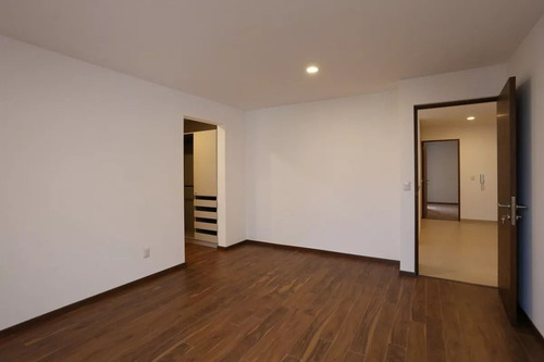 Residencia De Autor En Fracc. La Vista, 4ta Recámara En P.b, Alberca, 4 Baños