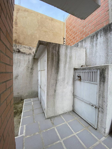 Imagen 7 de 13 de Casa En Venta En Rotafe Naguanagua Cód 12115 Lucrecia Escorcha