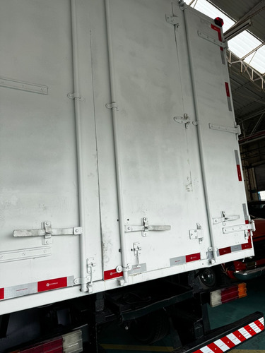 Mb Accelo 915 C Refrigerado Revisado E Com Garantia