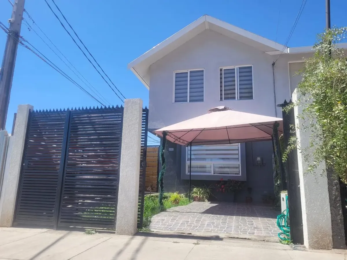Imagen 3 de 17 de Se Vende Casa En Lomas De Eyzaguirre 3d 1b1e