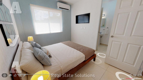 Casa Nueva En Venta De 3 Recámaras, 3 Niveles, Avenida Petempich, Playa Del Carmen.