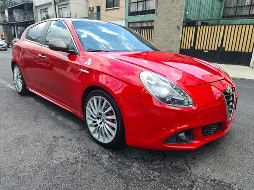 Imagen 2 de 14 de Alfa Romeo Giulietta Quadrifoglio 2015 $279500 Socio Anca