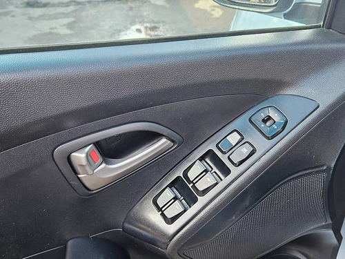 Hyundai Tucson 2.0 LM GL AC 2AB ABS