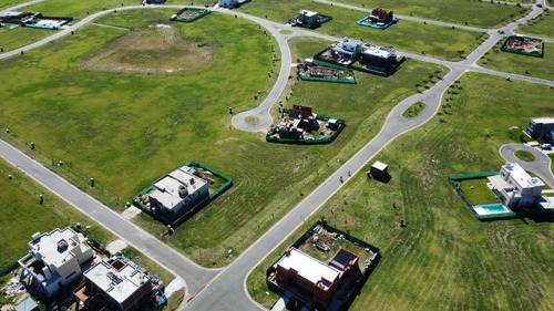 Lote En Venta Village Joven Bella Vista, Esquina Con Fondo A Espacios Verdes