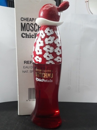 Perfume de mujer Moschino Chic Petals en caja blanca de 100 ml