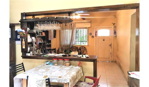 Imagen 4 de 25 de Dos Casas Multifamiliar La Tablada Bolivar Al 4500