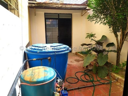 Imagen 25 de 30 de Casas En Venta Zona Centro - Este De Barquisimeto Cod # 23-12140 Centrica Y Con Potencial Comercial. Asesor Inmobiliario Katty Vasquez 412-1498654. Pide Tu Cita! Excelente Oportunidad De Negocio!!....