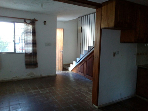 Imagen 2 de 10 de Vivienda 2 Dormitorios Con Cochera Y Parrillero Techado