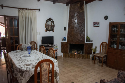 Venta Casa 8 Ambientes En Posadas