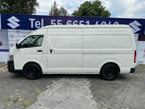 Imagen 8 de 15 de Toyota Hiace Panel Super Larga 2019