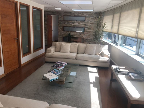 Imagen 2 de 15 de Oficina En Venta De 1 Privado En Concepción