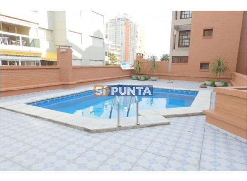 Imagen 24 de 27 de Apartamento De 2 Dormitorios Y 2 Baños A 1 Cuadra De Gorlero, Con Gran Terraza Y Parrillero Propio.