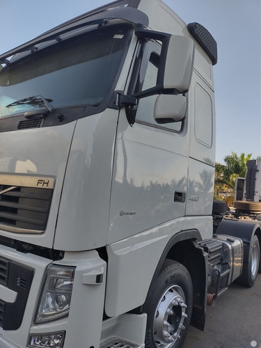Imagem 2 de 4 de Volvo Fh 540