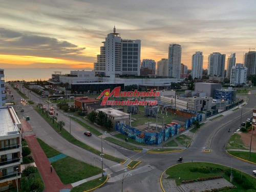 Imagen 2 de 29 de Venta De Apartamento De Dos Dormitorios En Punta Del Este