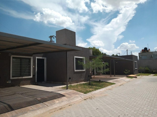 Alquilo Casas En Una Planta En Housing, Zona Sur. 3 Dormit Y 2 Baños Y 2 Dor Y 1 Baño