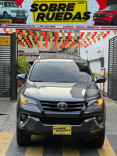 Toyota Fortuner 2.7l Mid