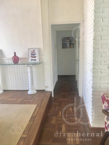 Punta Del Este, Playa Mansa , Chalet De 4 Dormitorios , 2 Suites.- Ref: 53975