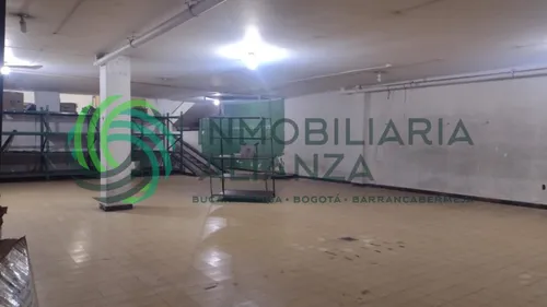 Local En Arriendo En Garcia Rovira. Cod A14136