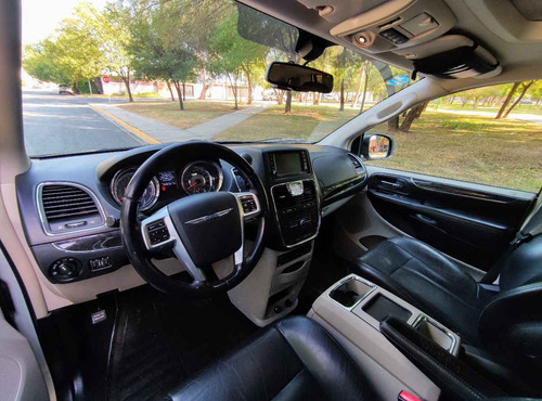 Imagen 9 de 15 de 2011 Chrysler Town & Country Limited