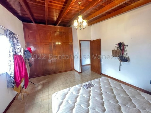 Imagen 13 de 16 de Mayerling Gonzalez Bm Vende Casa Mls #22-27856