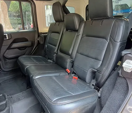 Jeep Wrangler 3.7 Unlimited Sahara 3.6 4x4 At