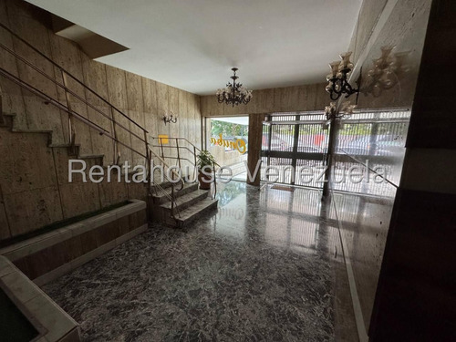 Apartamento Remodelado En Venta, Urb. Los Palos Grandes