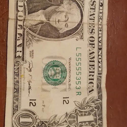 Imagen 1 de 1 de Billete De Un Dolar Con Cinco Cincos En El Numero De Serie