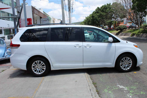 Imagen 6 de 15 de Toyota Sienna 2011 5p Xle Aut