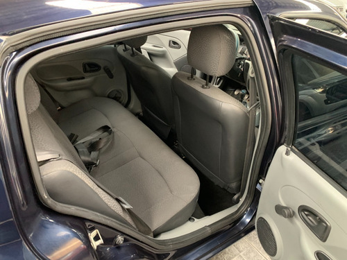 Renault Clio Autentique 1200cc 2010