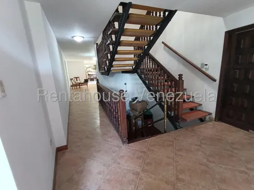 Se Vende Casa En Prados Del Este