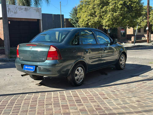 Chevrolet Corsa 1.8 Gl Aa Dh 4P