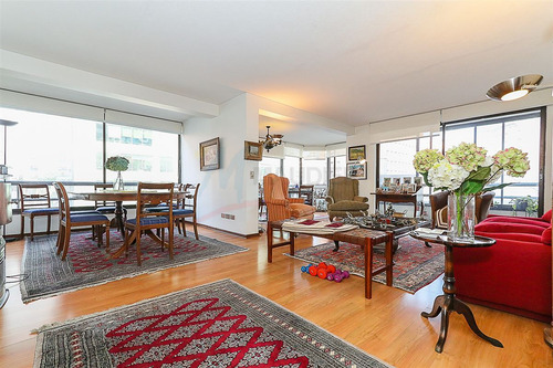 Departamento En Venta De 4 Dorm. En Las Condes
