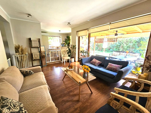 Se Vende 3d, 3b + Servicio Y Piscina