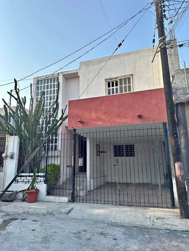Casa 3 Habitaciones, 2.5 Baños En Apodaca Nuevo León