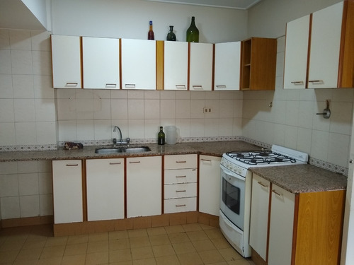 Departamento Céntrico De 3 Dormitorios En Venta - Oferta