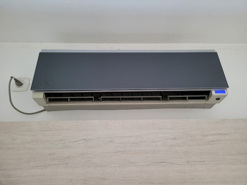 Aire Lg Art Cool 3000 Frigorías Frío Calor Split (Usado)