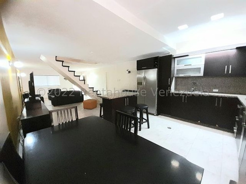 Imagen 25 de 30 de * Casas En Venta * En Avenida Libertador Barquisimeto , Lara Codigo # 23-6028 Mas Informacion :: 412 - 1498654 , Katty Vasquez Rentahouse Co.