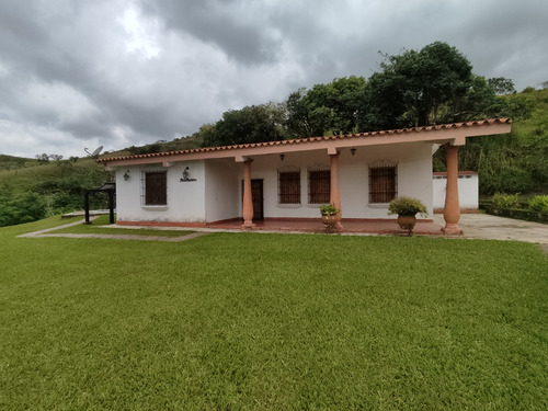 Venta De Finca En Aguirre, Montalbán - 1631 Inmobiliaria Maggi.