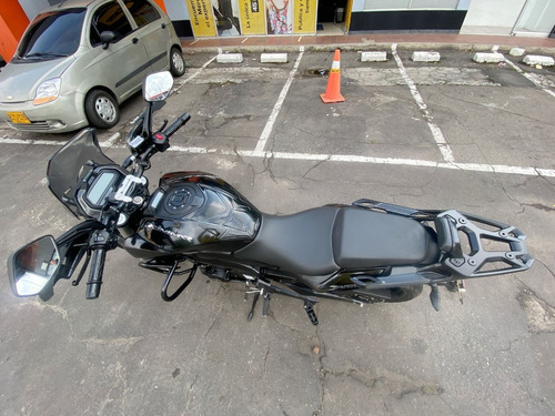 Imagen 10 de 18 de Bajaj Dominar D400 2023