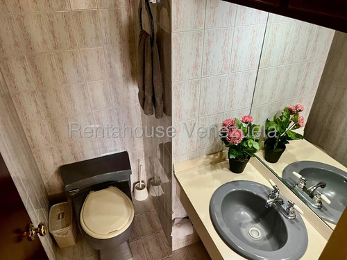 En Venta Espectacular Apartamento - Urb. Colinas De Valle Arriba.