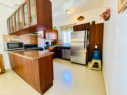 Imagen 6 de 19 de Céntrico Y Acogedor Apartamento De Venta A Pasos De Playa Cabarete!