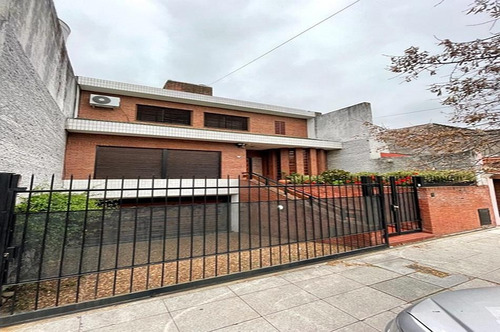Imagen 1 de 30 de Excelente Casa Desarrollada En 3 Plantas | Muy Buena Ubicación