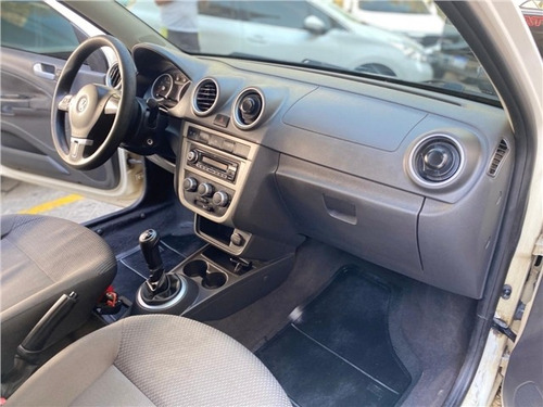 Volkswagen Voyage 1.0 Mi 8v Flex 4p Manual