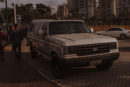 Ford F-1000 Cabine Estendida