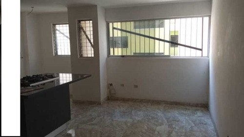 Apartamento Paraparal Los Guayos  De Oportunidad Pomarrosa En Avenida Principal Piso Bajo Pozo 