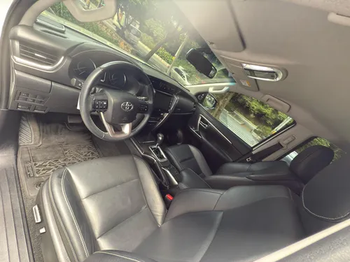 Toyota Fortuner Srv 2022 2.7cc 4x2 At