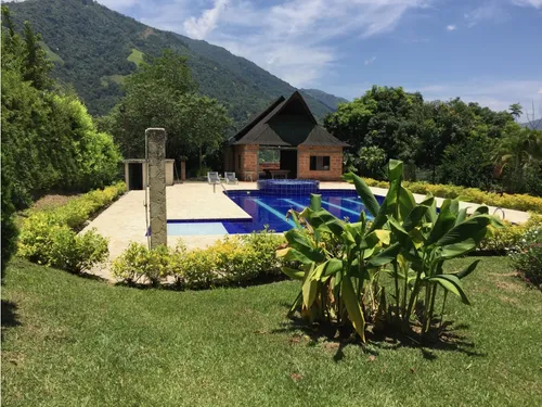 Permuto Con Piscina Caballerizas Cancha Jacuzzi Kiosco Gym Billar Lujo