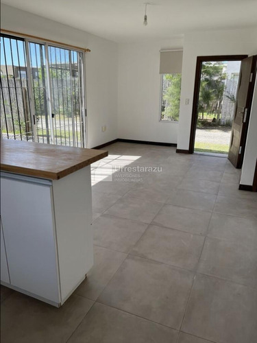 Venta Complejo Cerrado 3 Dormitorios Con Amplio Patio